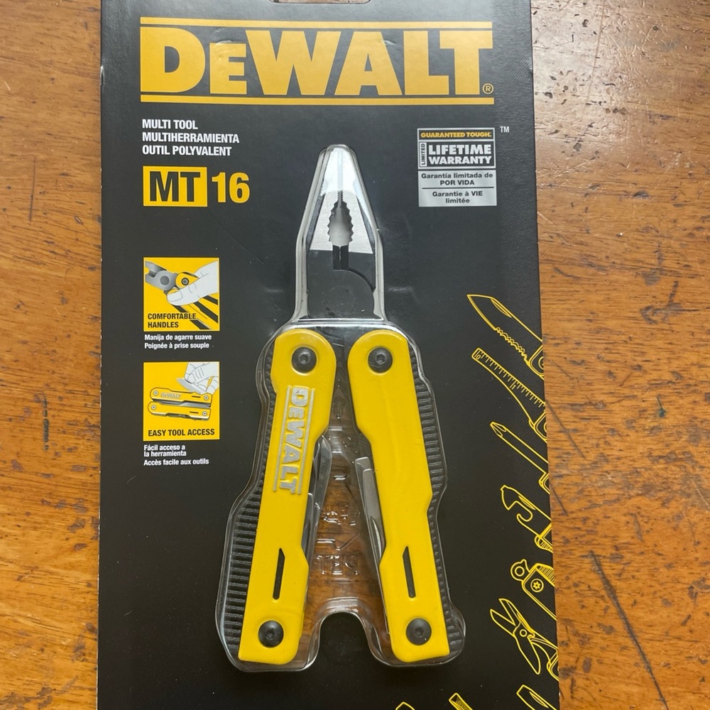 Very nice DeWalt Multi Tool NEW